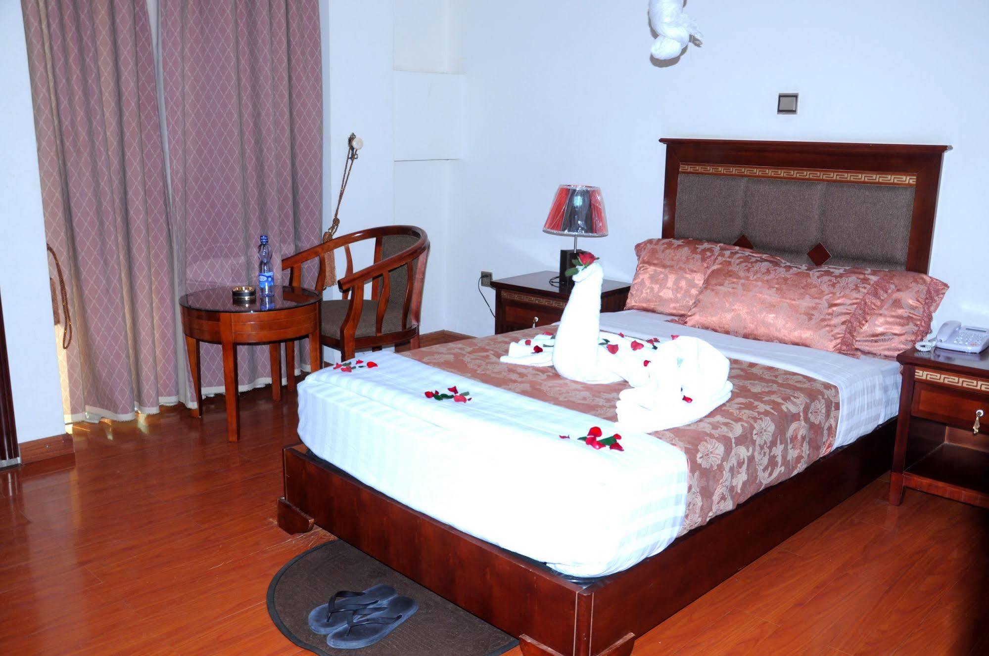 Addis Amba Hotel 바히르 다르 외부 사진